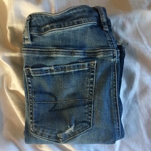 American Eagle distressed jegging size 6